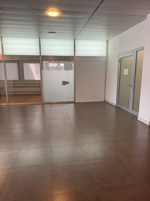 21-381m² commercial