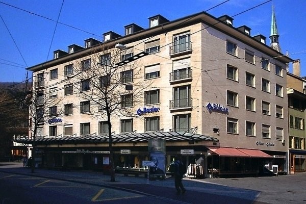 199m² office