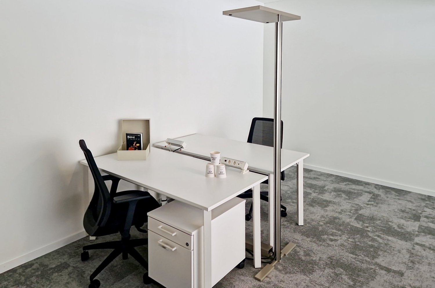 Office, Foto 1 von 7