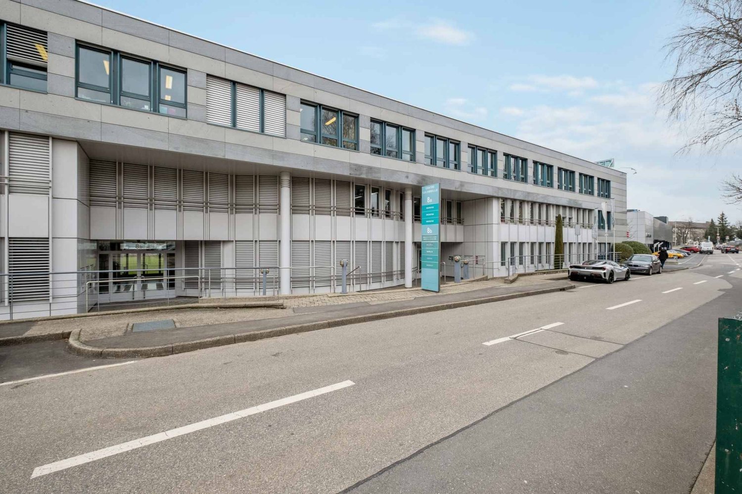 164m² Büro, Foto 1 von 8