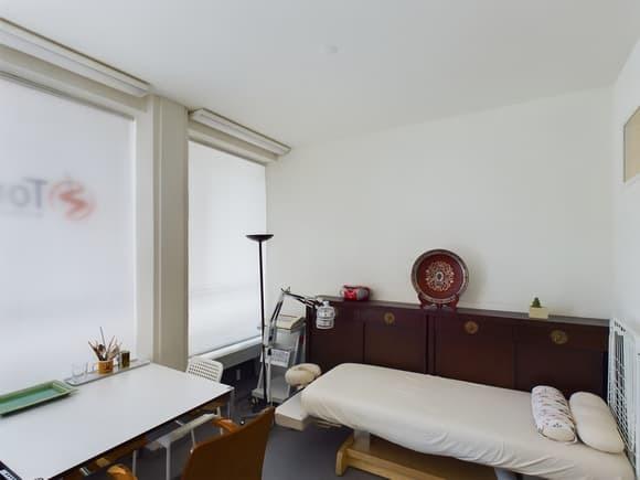 98m² office