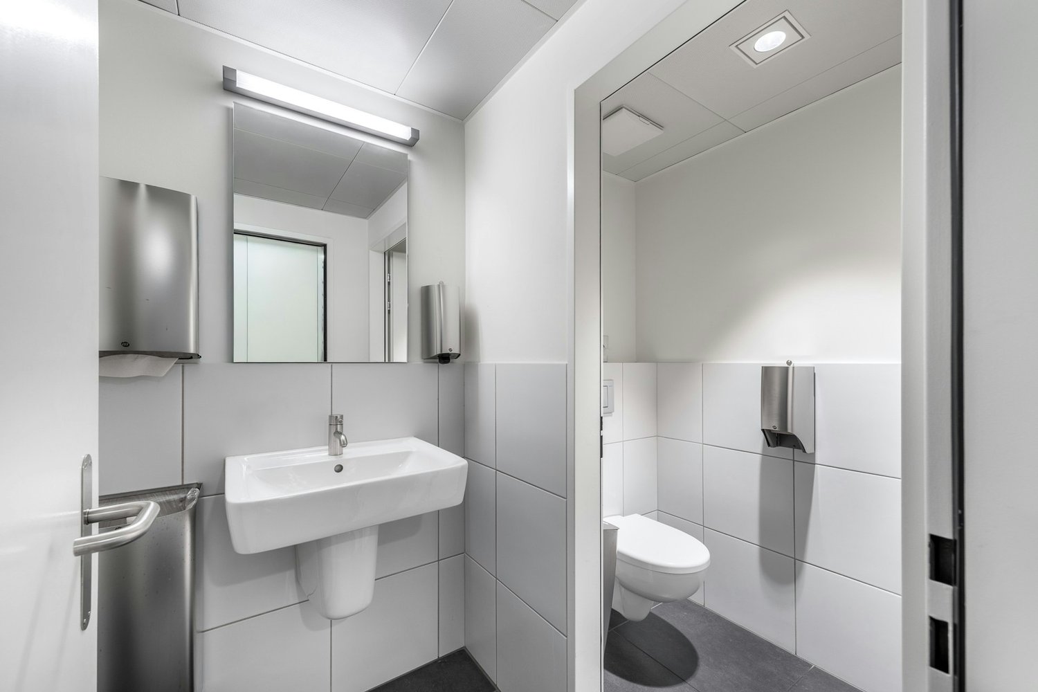 264m² office