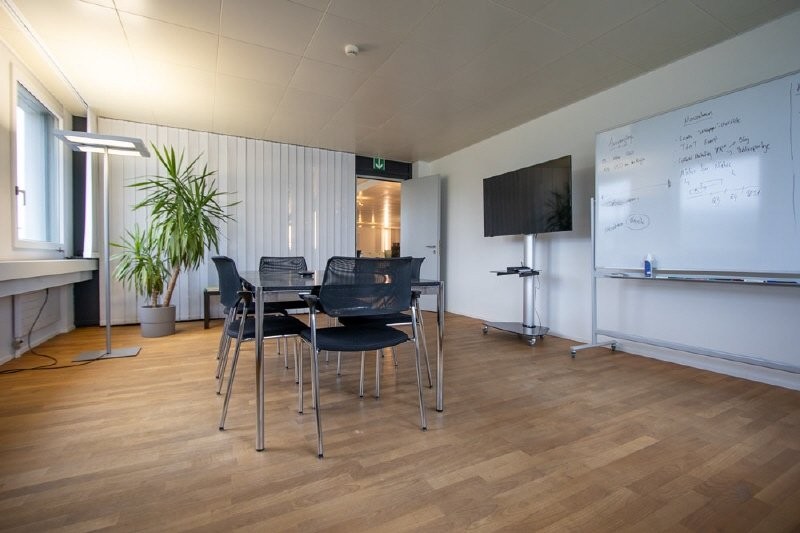 316m² office