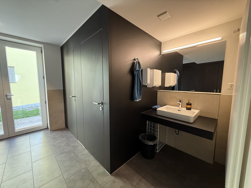 119m² commercial