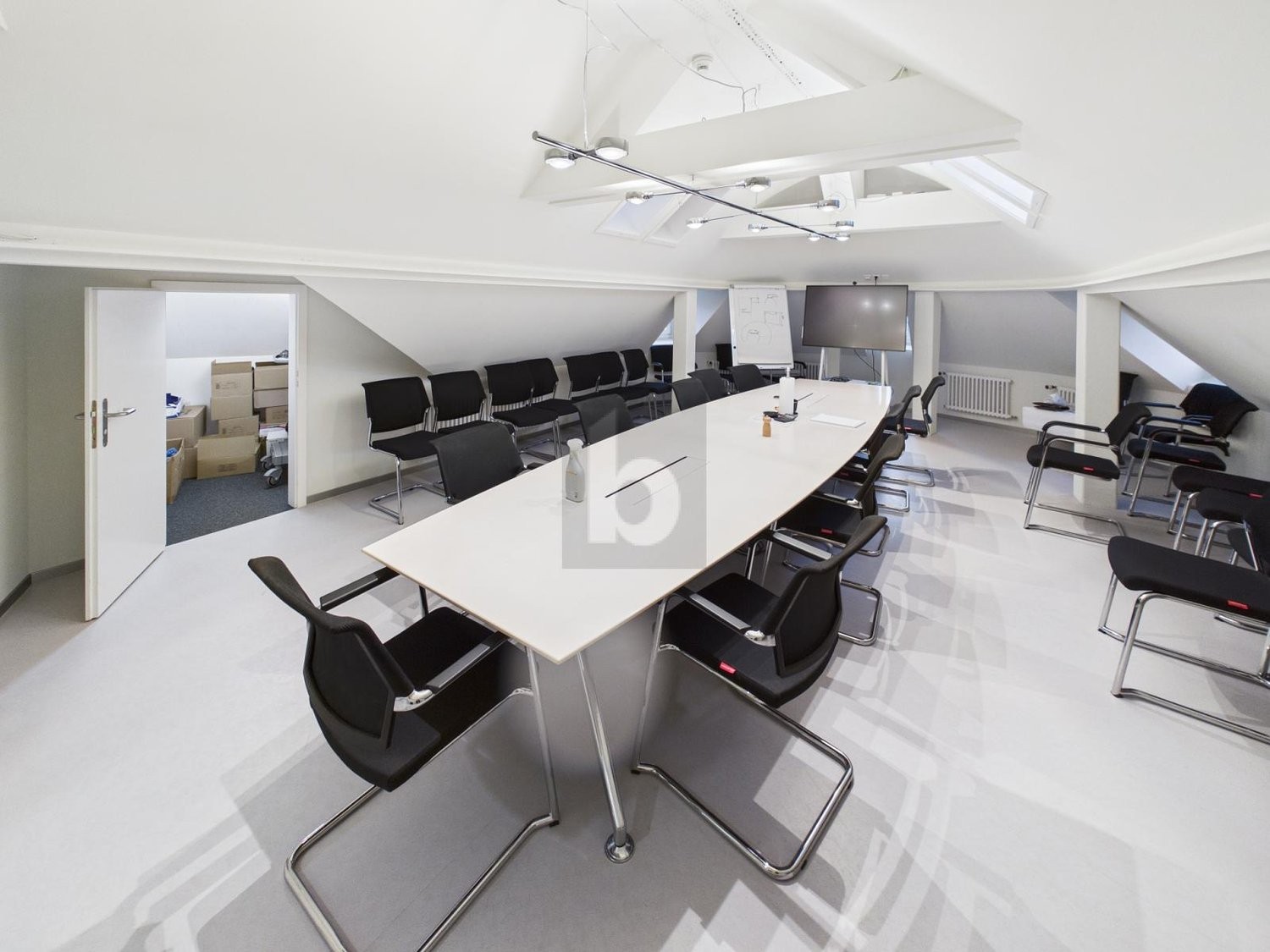 1000m² de bureaux, photo 2 sur 4