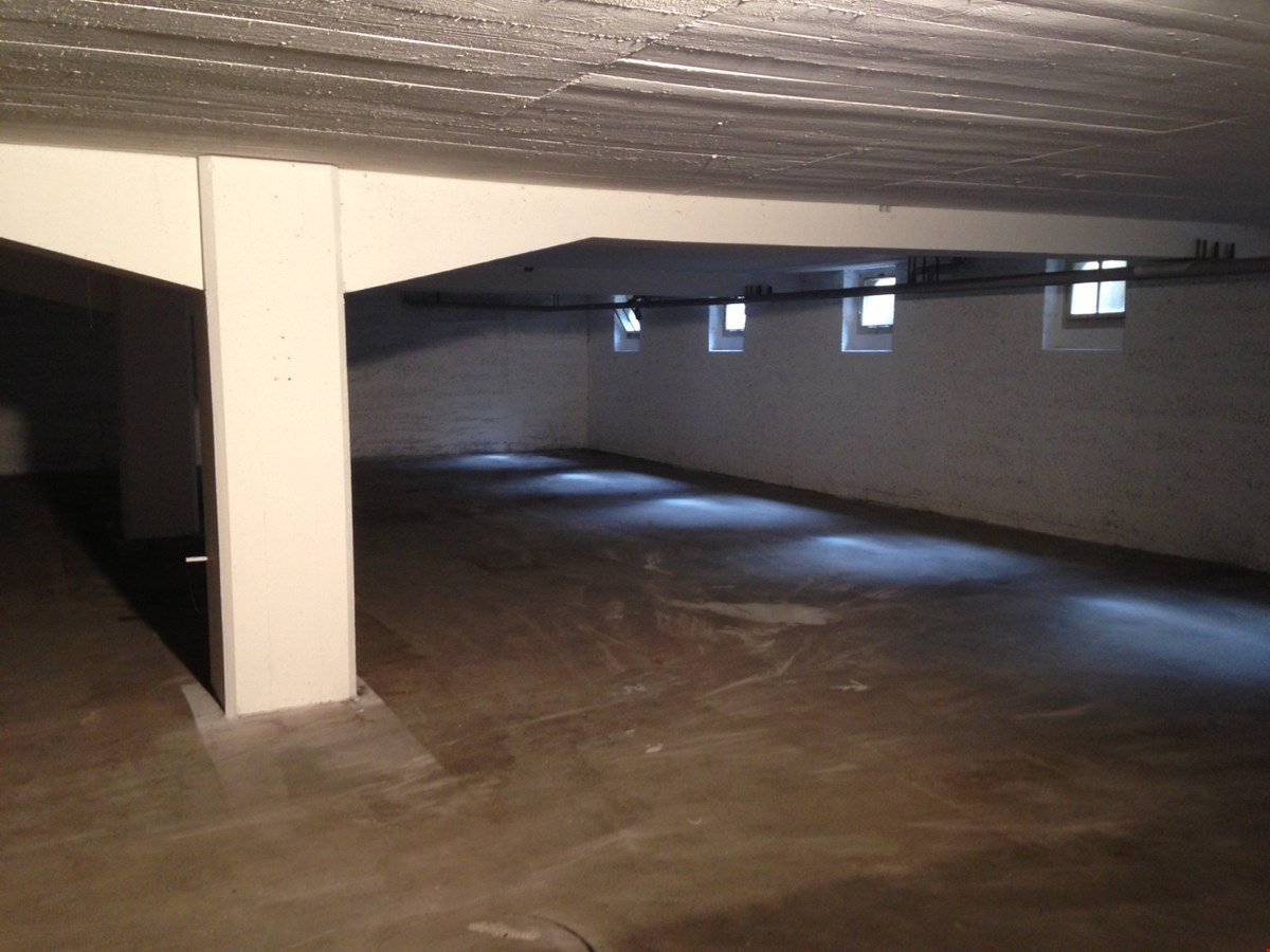 310m² storage room, photo 2 of 5