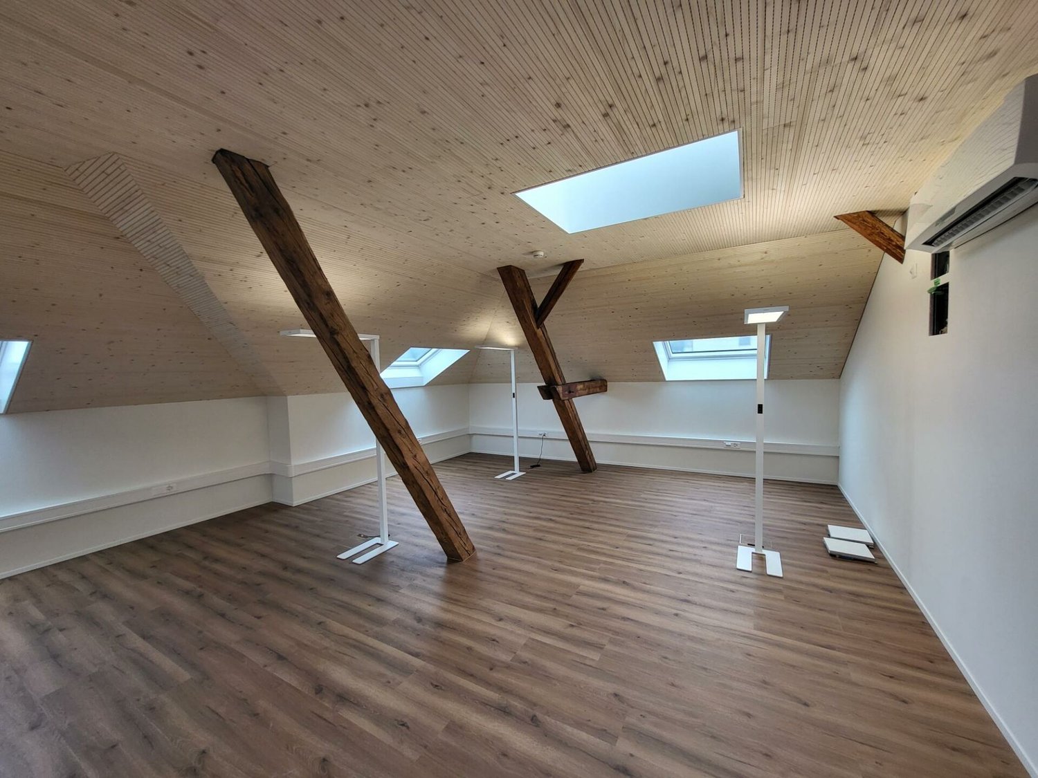 244m² office
