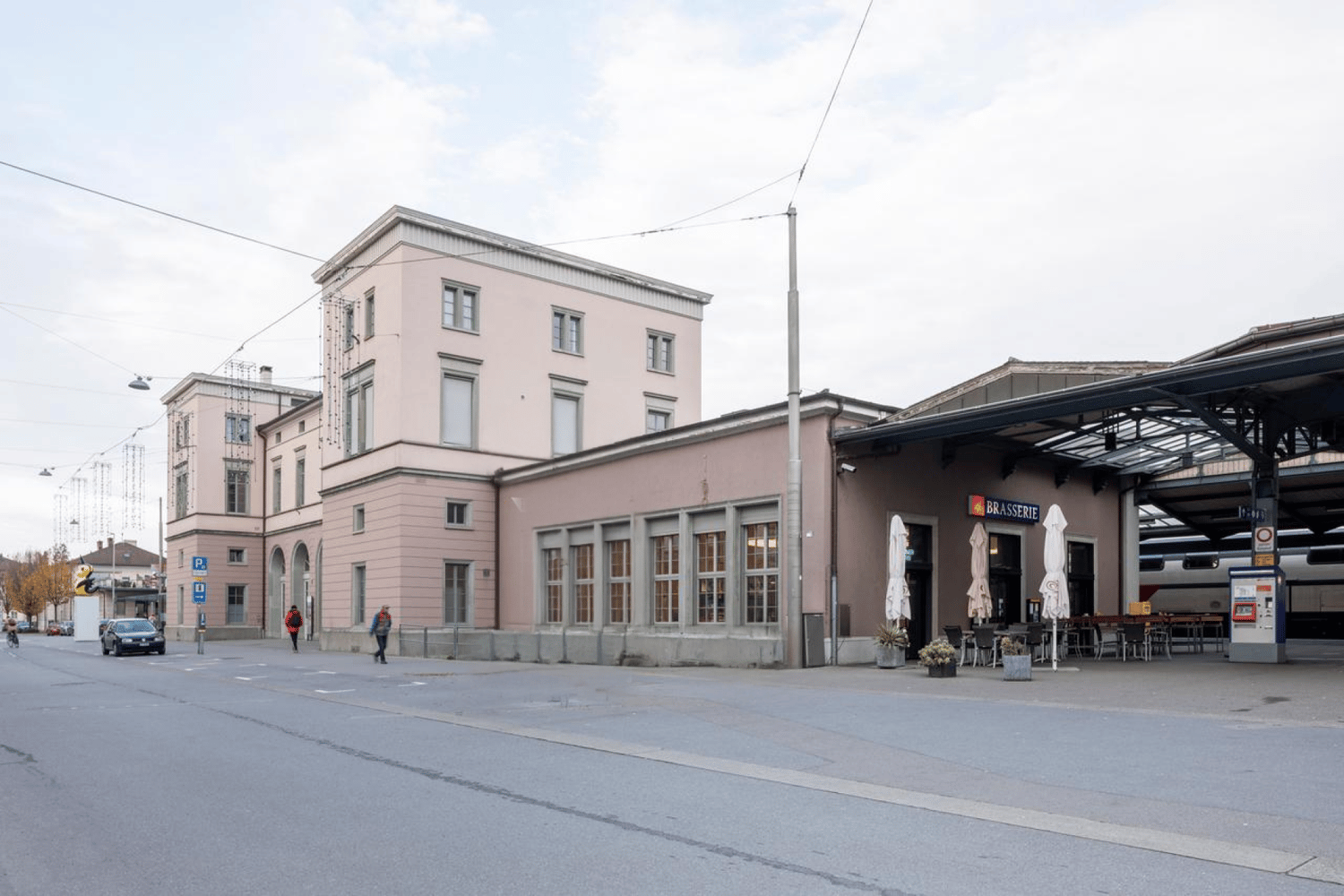 244m² office