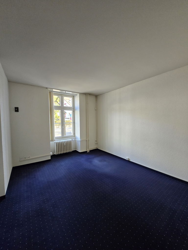 224m² office