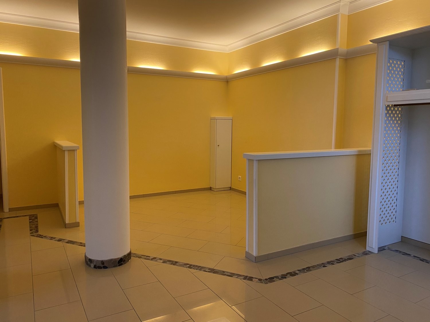 70m² office