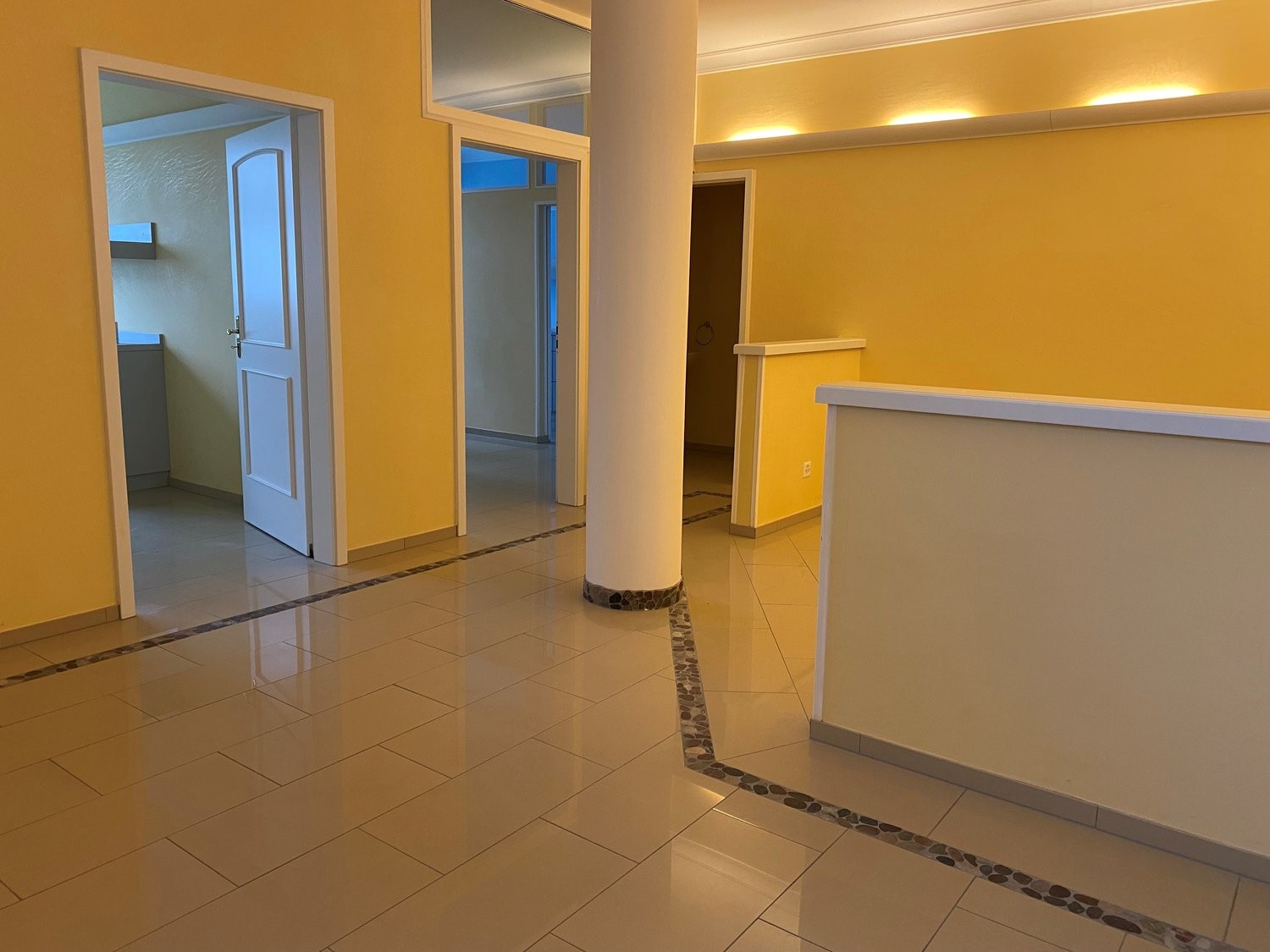 70m² office