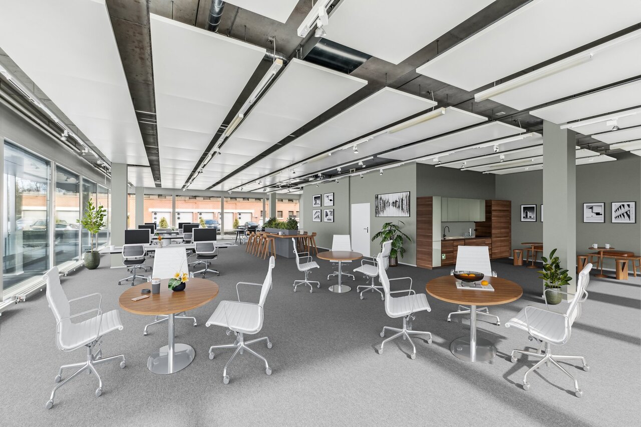 272m² office