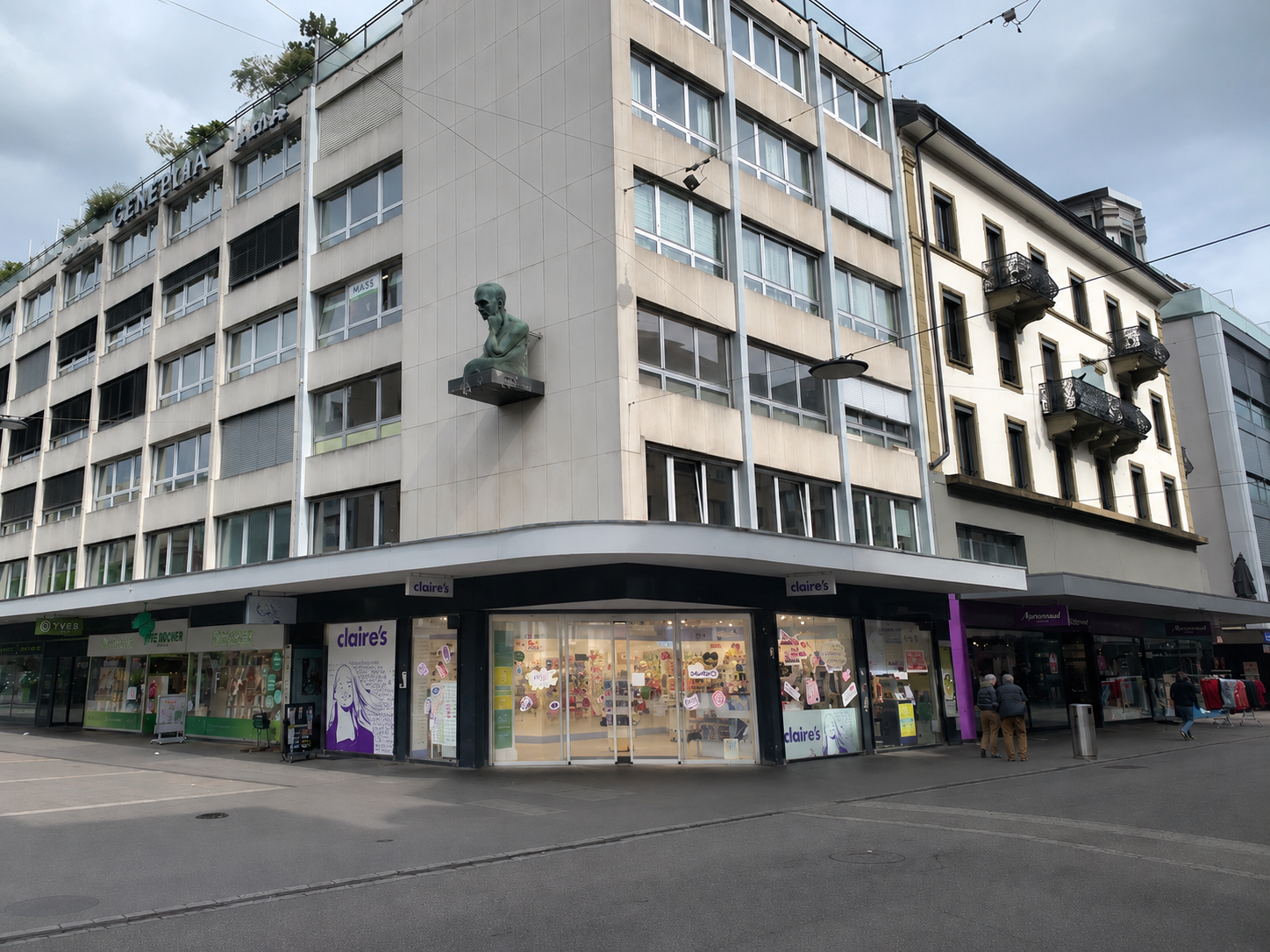 Magasin de 42m², photo 1 sur 10