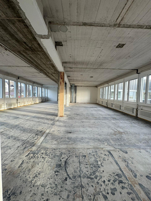 283m² office